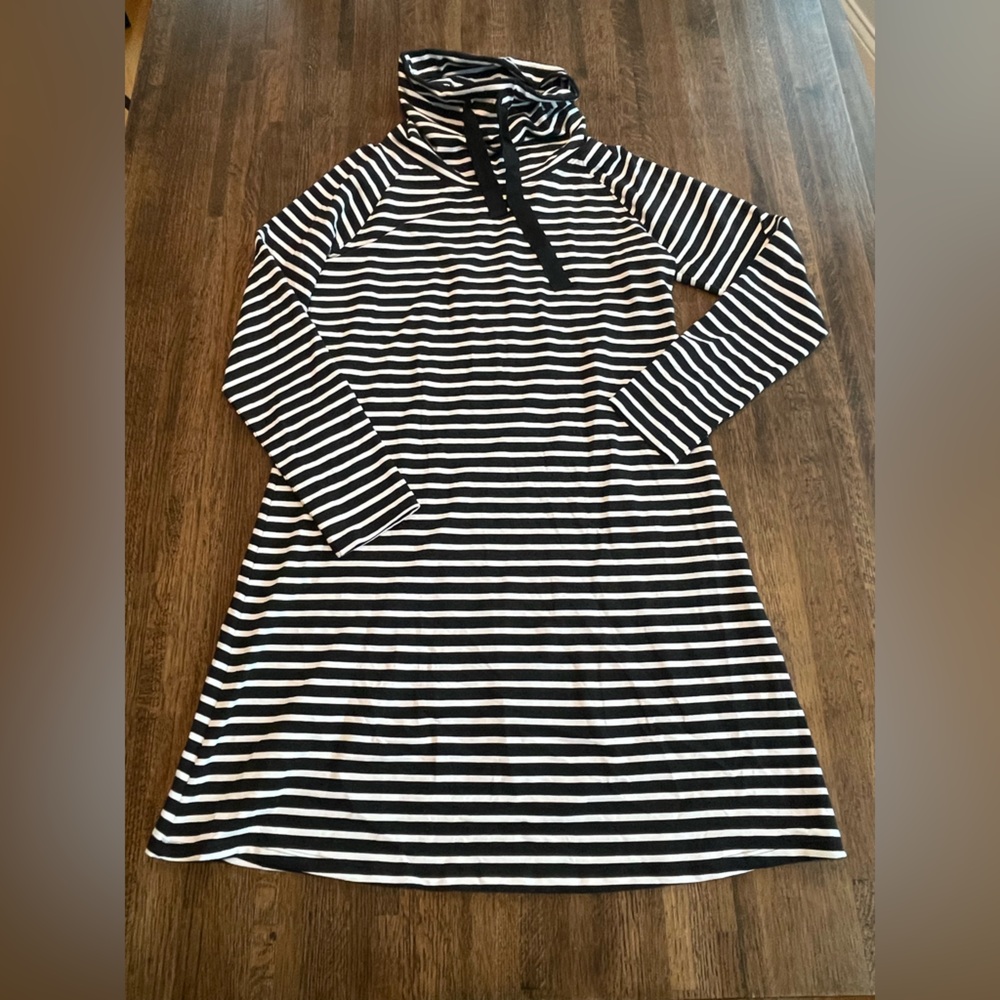 Duffield Lane Dress Black and White Stripe with Cowl Neck comfy- Size M